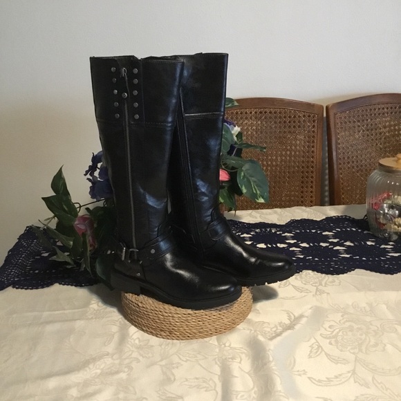 2X HP🌹 GBG Guess Black Heeled Motto Boots with silver adorment and Side zippers - Picture 3 of 9